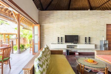 Villa Agung Lembongan Extérieur photo